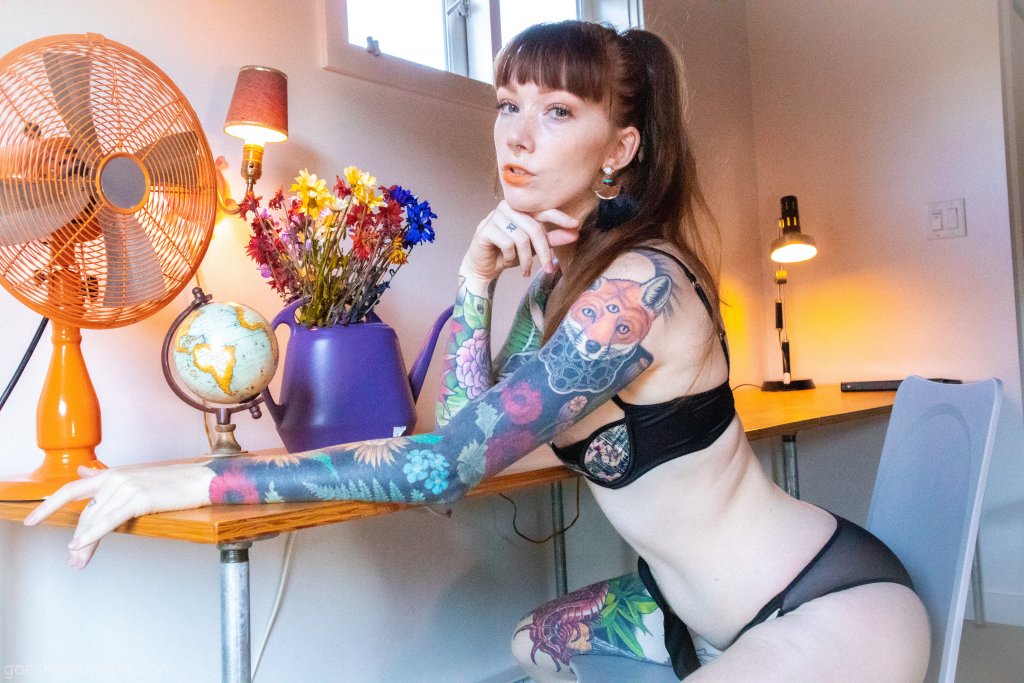 Alex – Eleita a modelo tatuada mais linda de 2020!