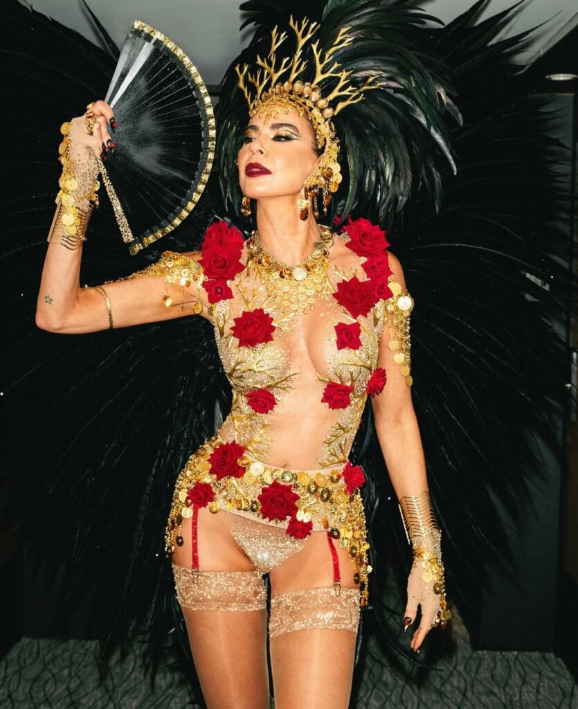 apresentadora Nua no carnaval